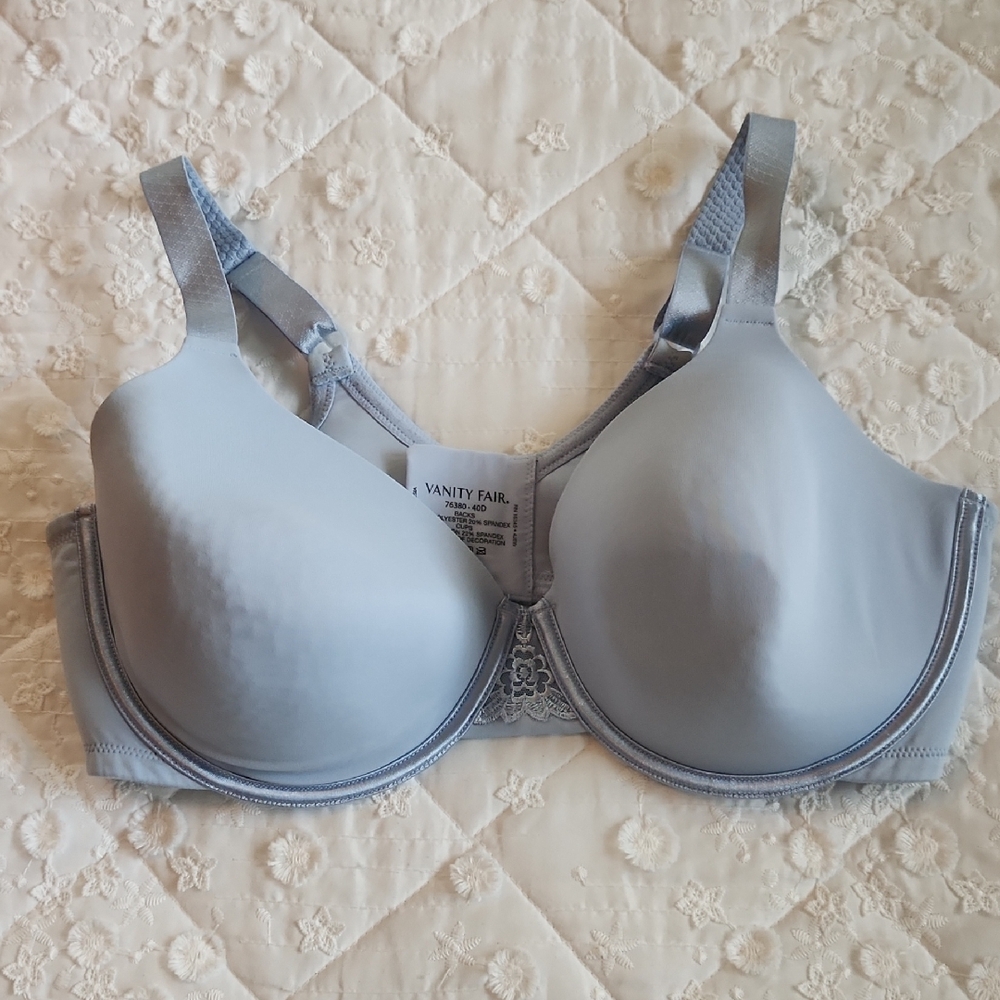 Vanity Fair Women's Light Blue Bra